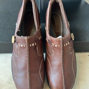 Clarks woman’s slip on loafer.